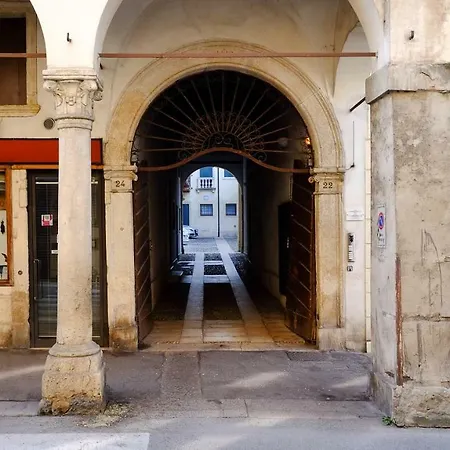 Ponte Degli Angeli Apartmán Vicenza