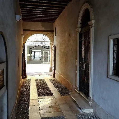 Ponte Degli Angeli *
